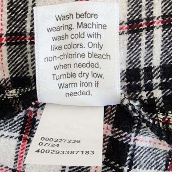 Croft & Barrow Black Red and White Plaid Flannel Shirt Womens Size M 100% Cotton - Picture 8 of 12